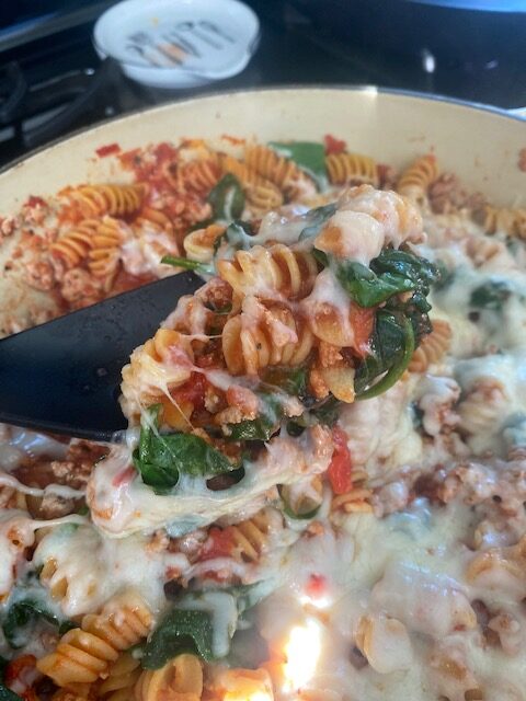 One Pot Pasta Dish with Spinach and Mozzarella